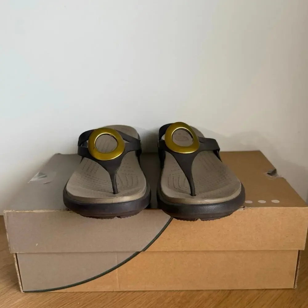 Crocs Sanrah Beveled Circle Women Slip On Wedge Sandals- SZ 8